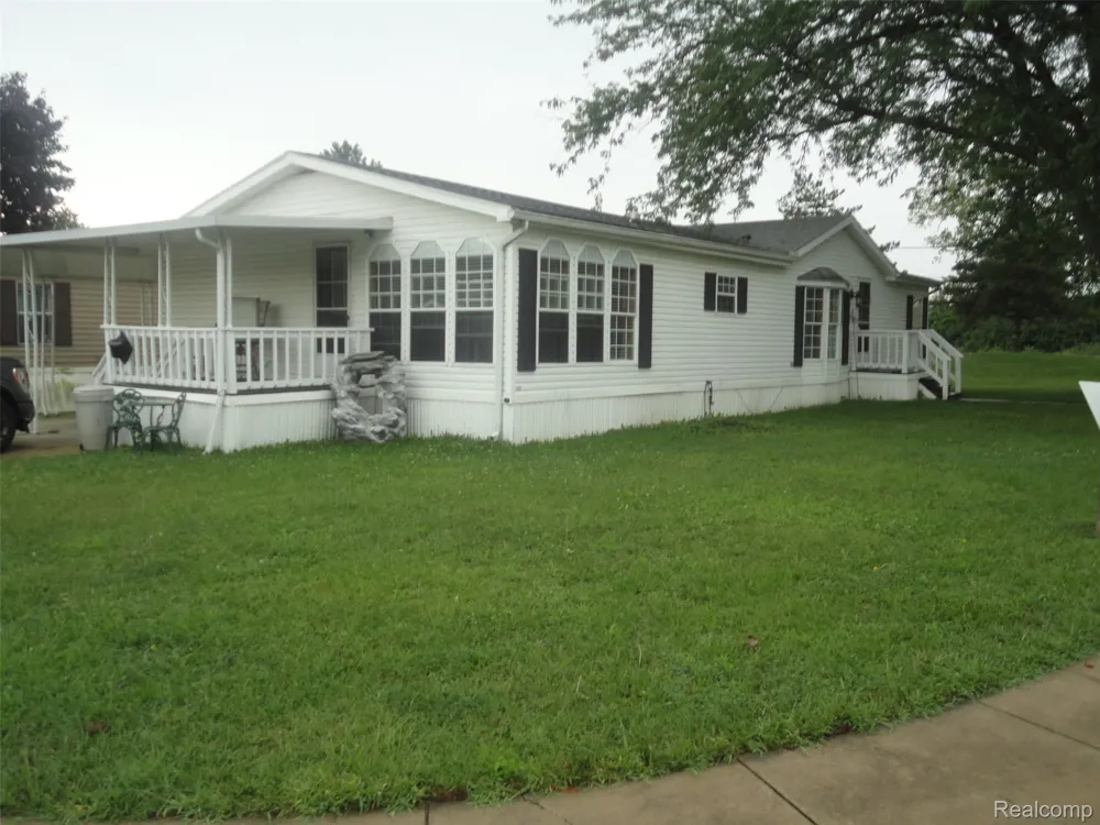 251 Inverness Bedford Township, MI 48182