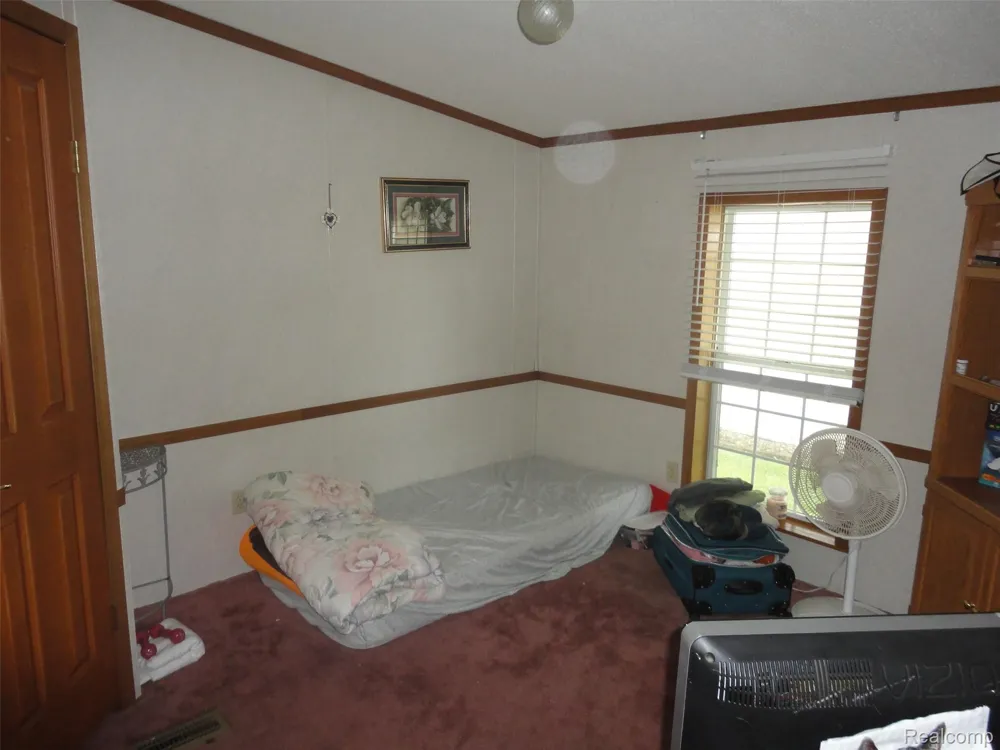 251 Inverness Bedford Township, MI 48182