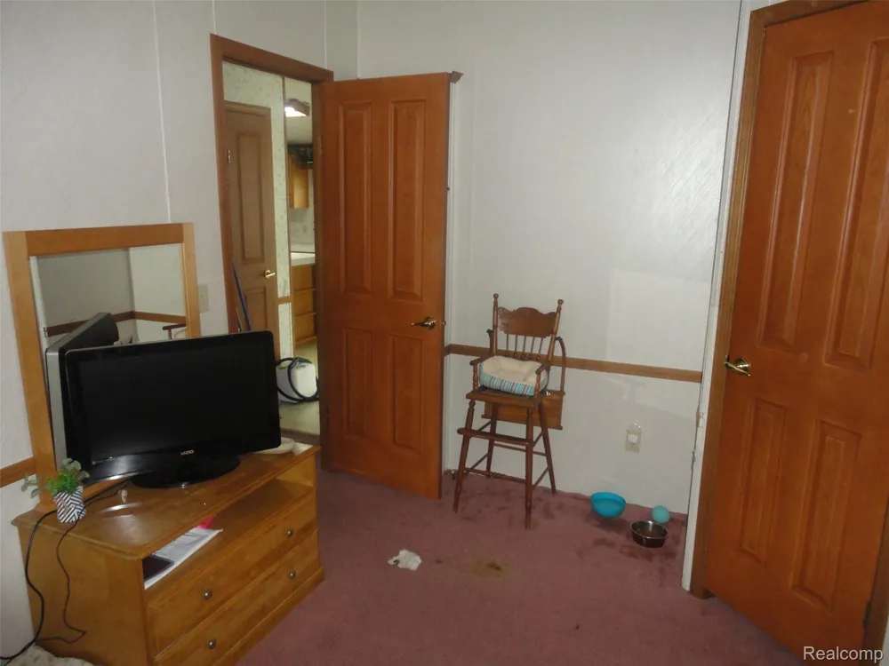 251 Inverness Bedford Township, MI 48182