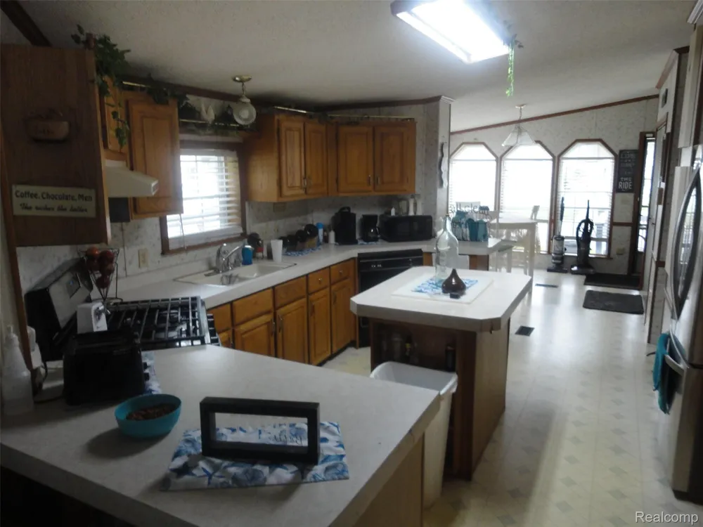 251 Inverness Bedford Township, MI 48182