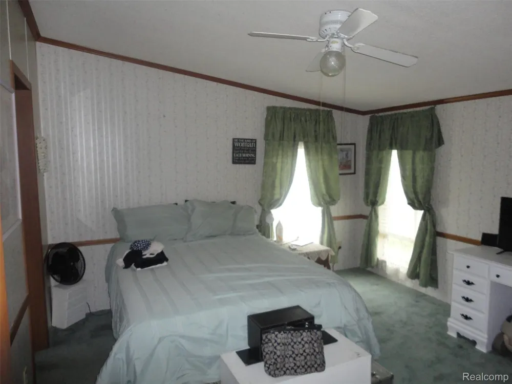 251 Inverness Bedford Township, MI 48182