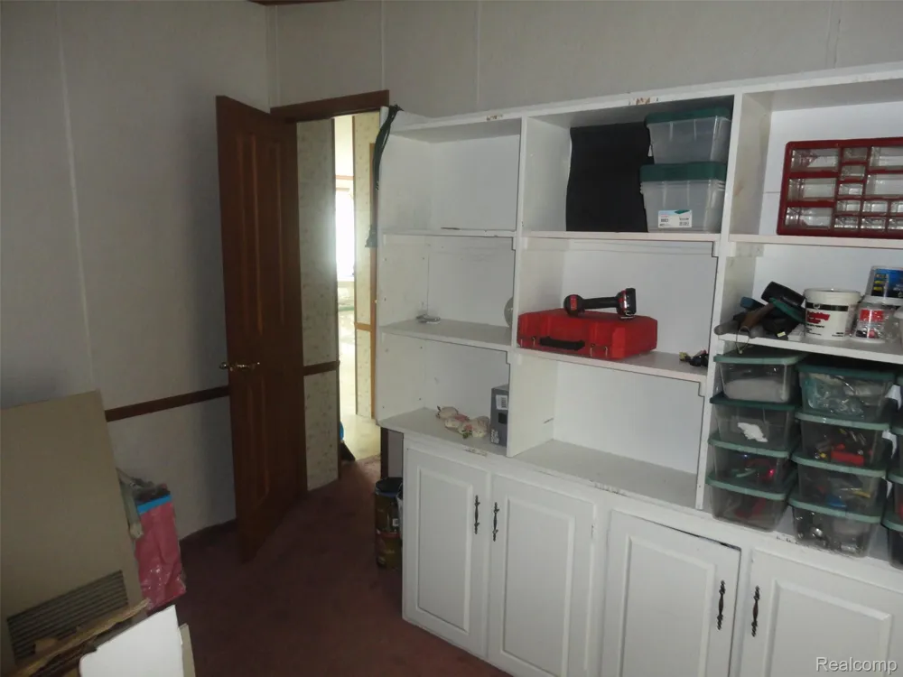 251 Inverness Bedford Township, MI 48182