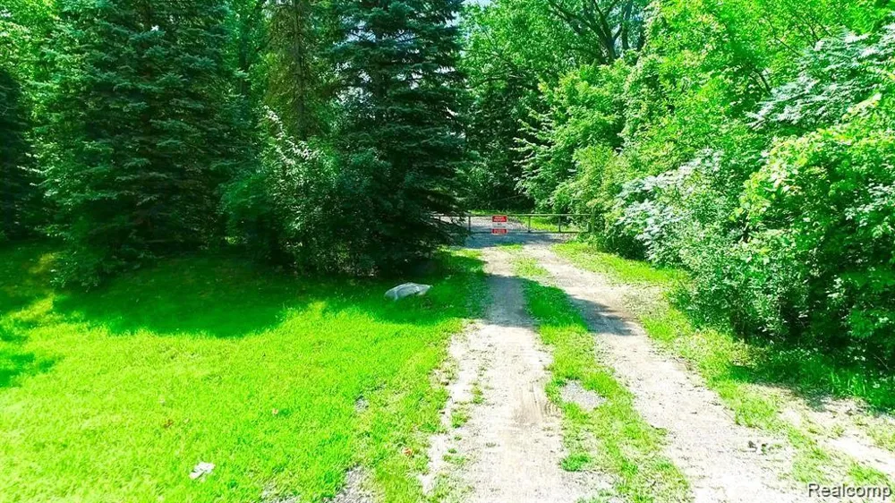 Ecorse Road Romulus City, MI 48174