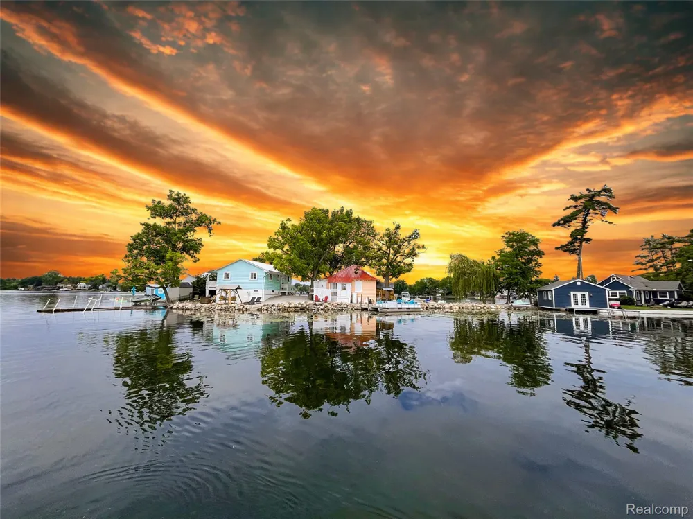 599 Westpointe Court Lake Orion Village, MI 48362
