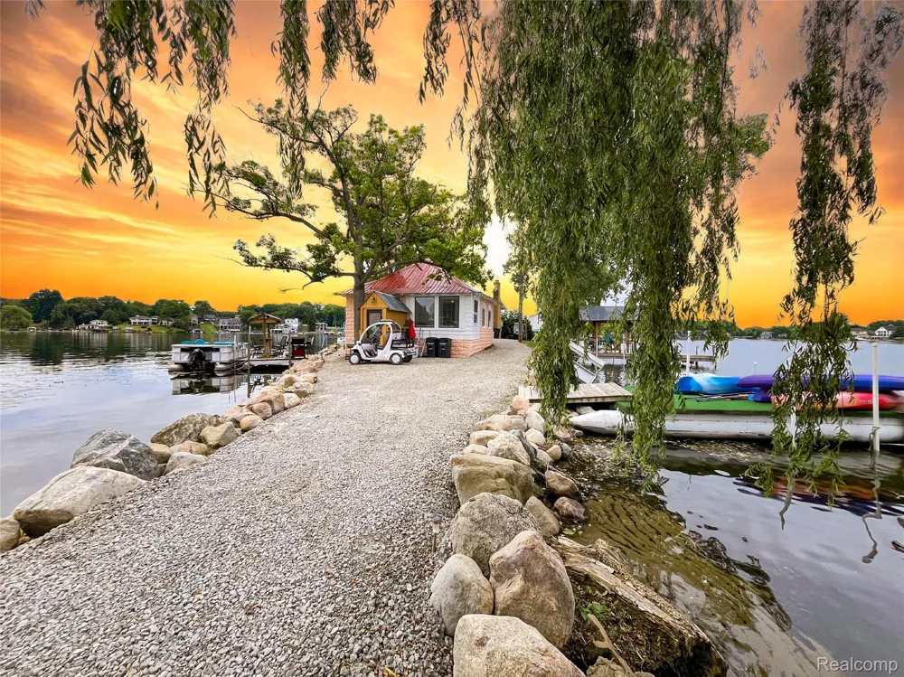 599 Westpointe Court Lake Orion Village, MI 48362
