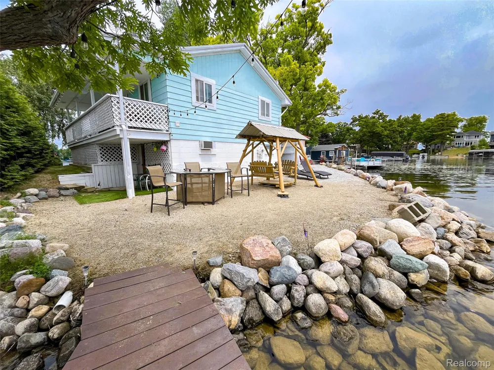 599 Westpointe Court Lake Orion Village, MI 48362
