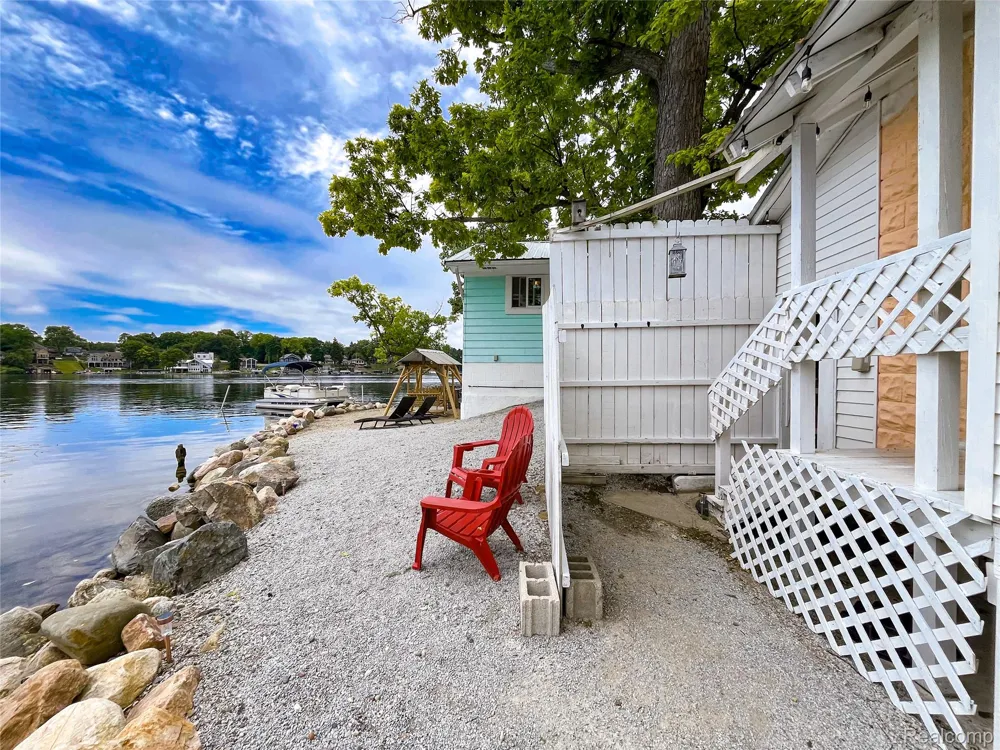 599 Westpointe Court Lake Orion Village, MI 48362