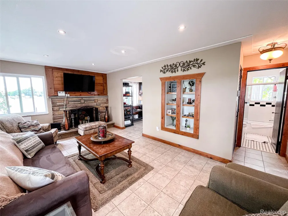 599 Westpointe Court Lake Orion Village, MI 48362