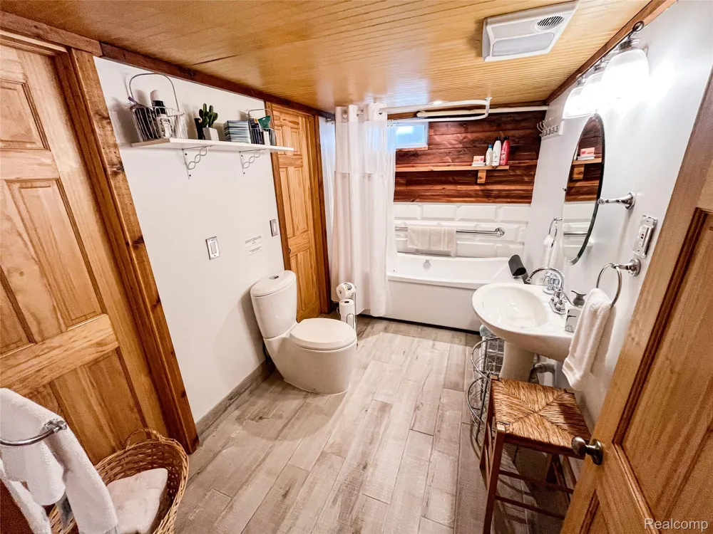 599 Westpointe Court Lake Orion Village, MI 48362