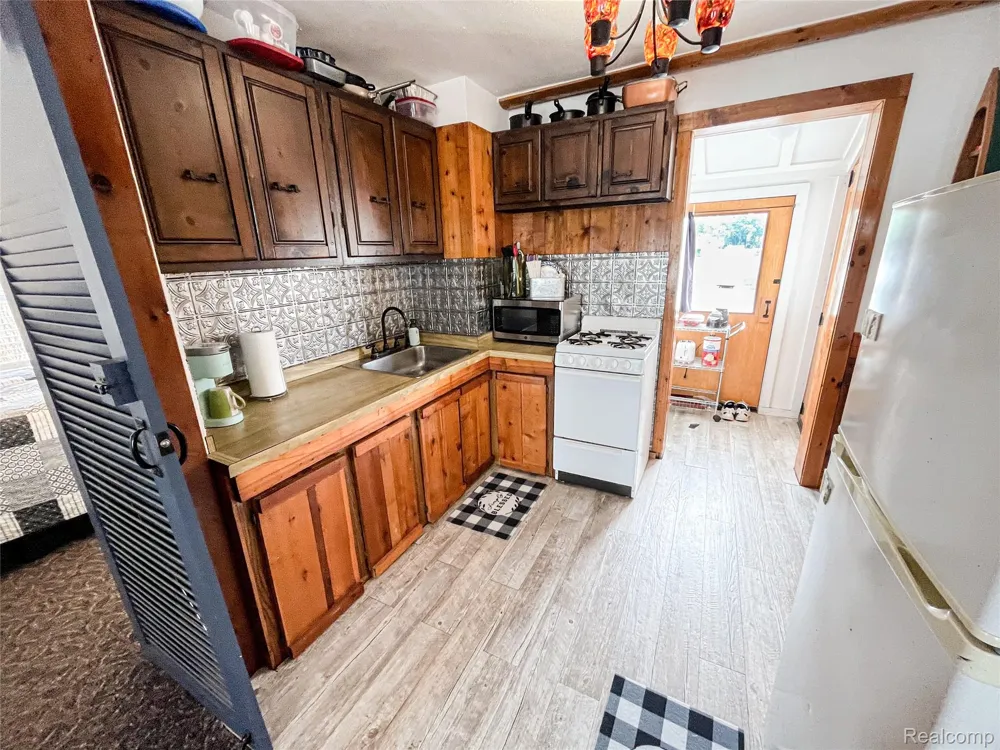 599 Westpointe Court Lake Orion Village, MI 48362