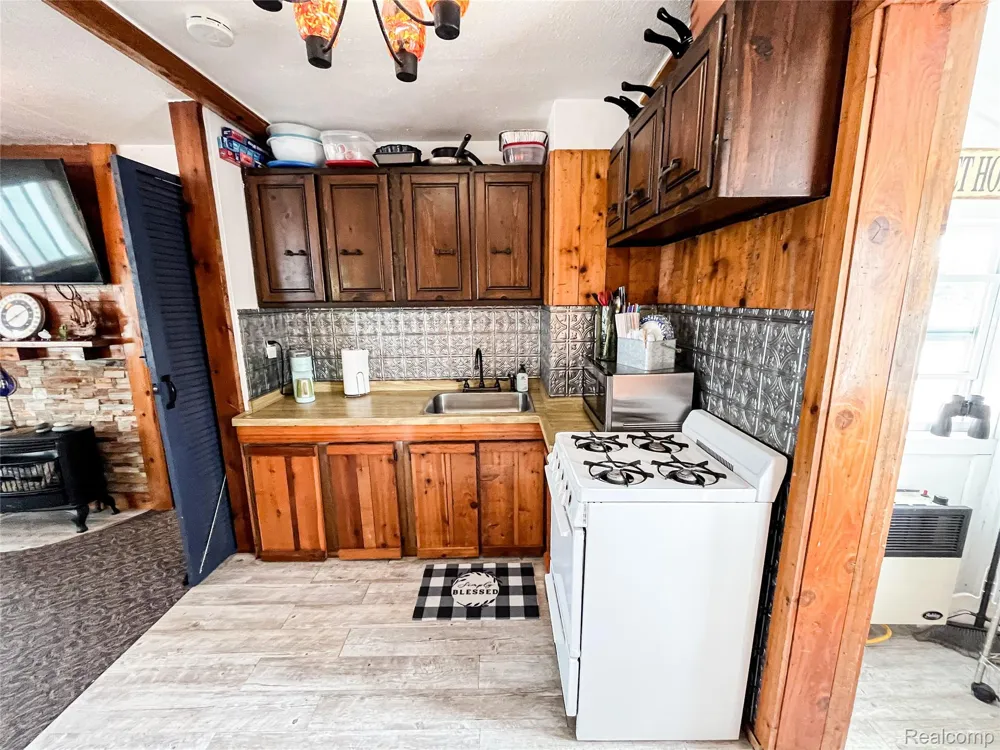 599 Westpointe Court Lake Orion Village, MI 48362