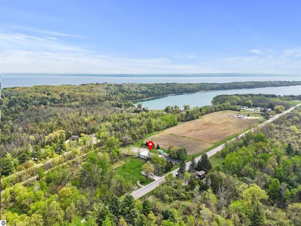 9435 Cherry Bend Road Elmwood Charter Township, MI 49684