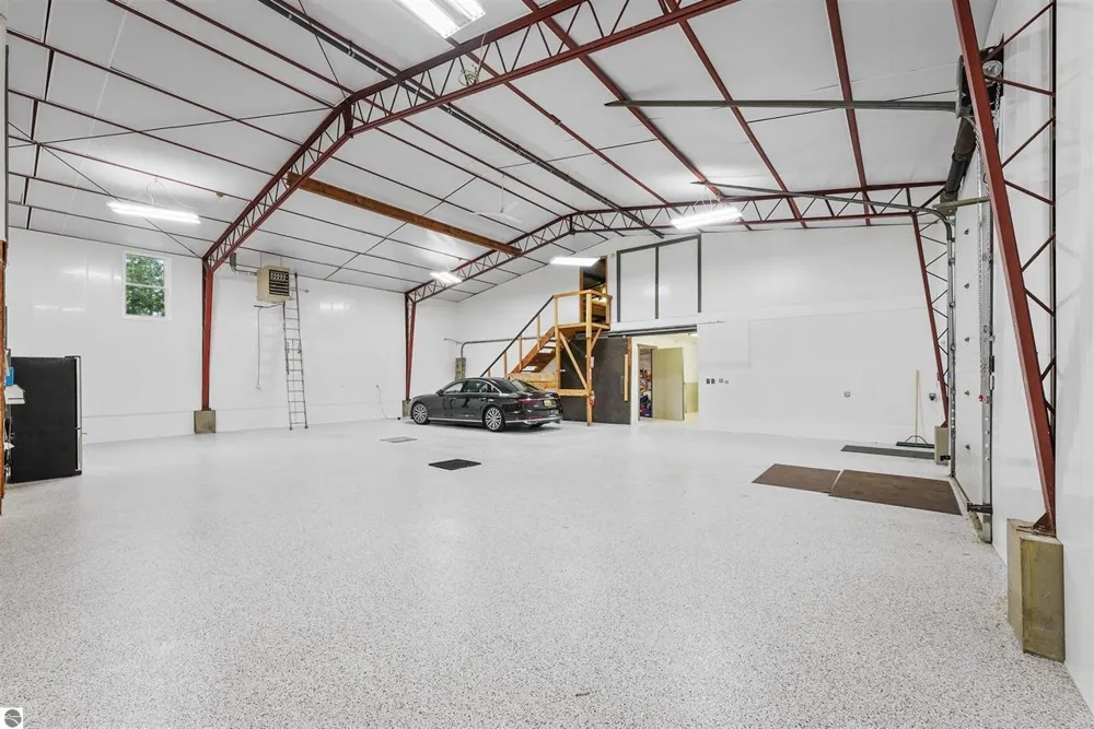 9435 Cherry Bend Road Elmwood Charter Township, MI 49684