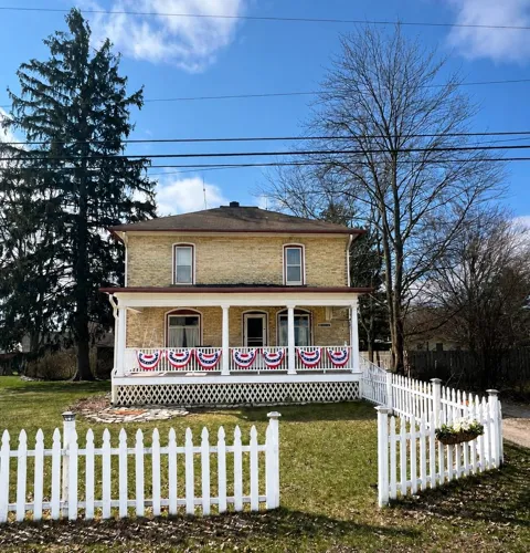1926 E Broadway Street