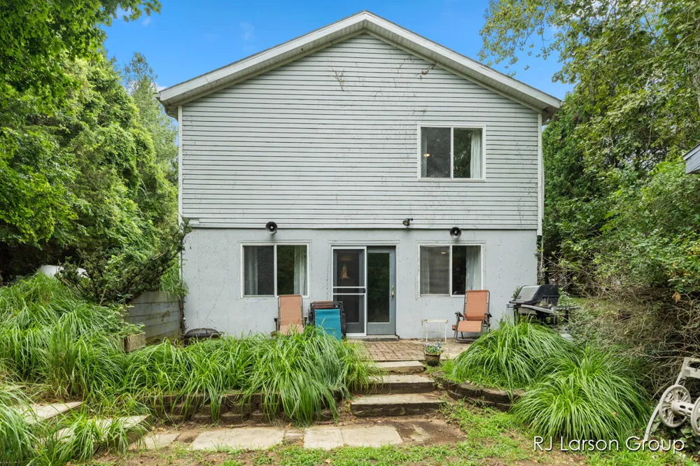 1007 Orchard Avenue Casco Township, MI 49090