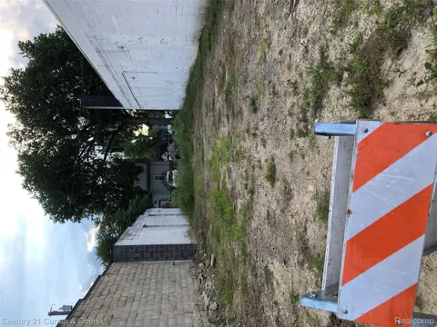 35 Broadway Street