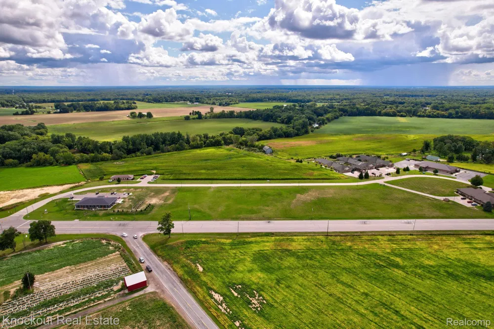 W Rolling Hills Drive Bridgeport Charter Township, MI 48722