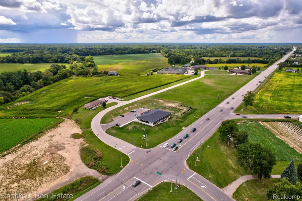 W Rolling Hills Drive Bridgeport Charter Township, MI 48722