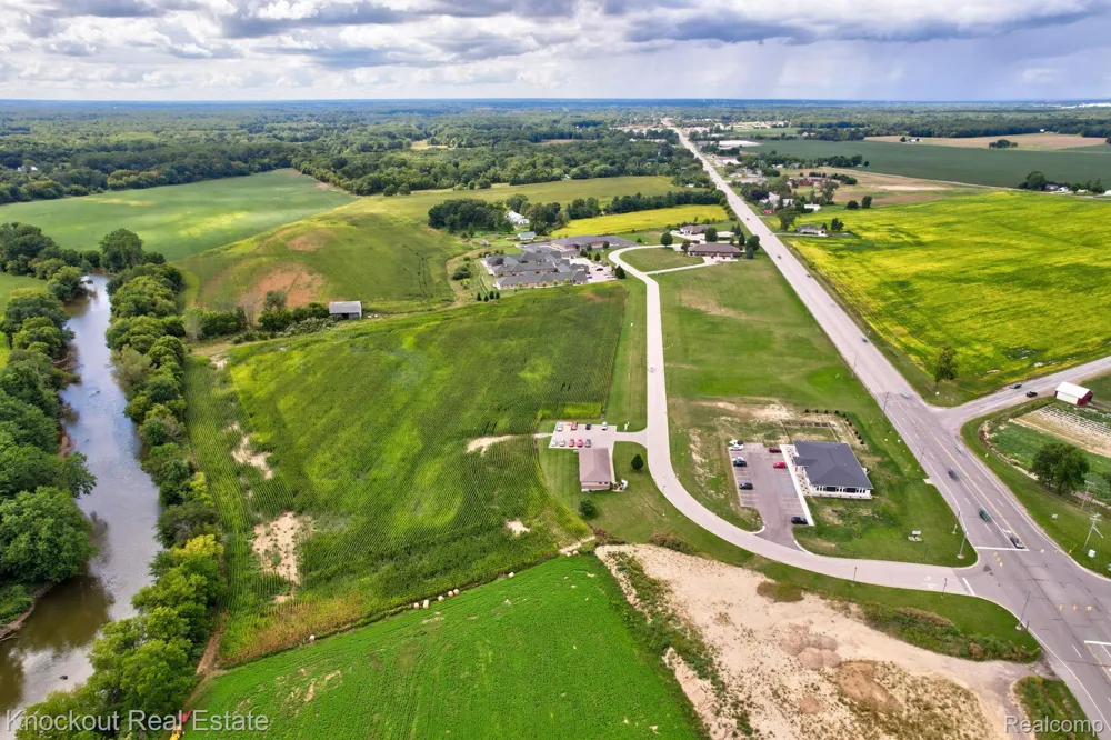 W Rolling Hills Drive Bridgeport Charter Township, MI 48722