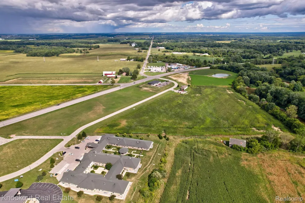 W Rolling Hills Drive Bridgeport Charter Township, MI 48722