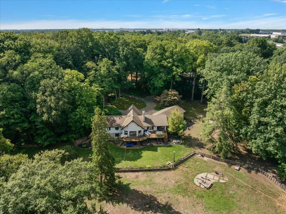 955 Kenwood Drive Holland City, MI 49423