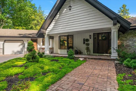 955 Kenwood Drive