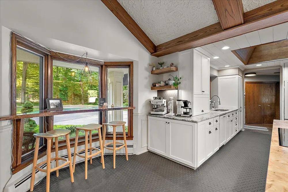 955 Kenwood Drive Holland City, MI 49423