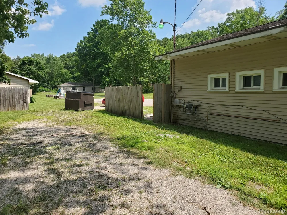 11549 S Us Highway 27 Dewitt City, MI 48820