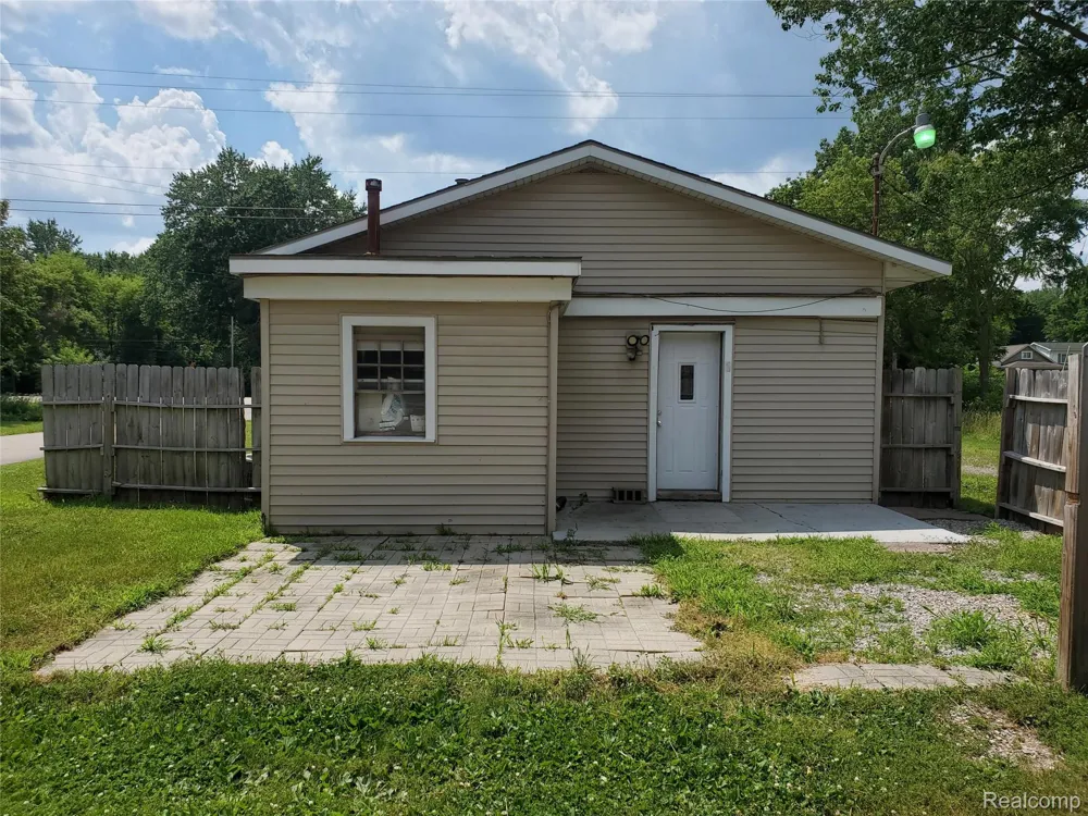 11549 S Us Highway 27 Dewitt City, MI 48820