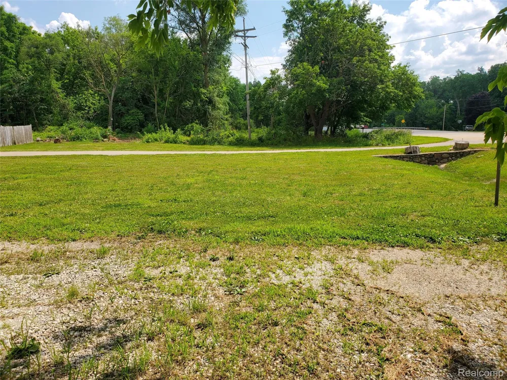 11549 S Us Highway 27 Dewitt City, MI 48820