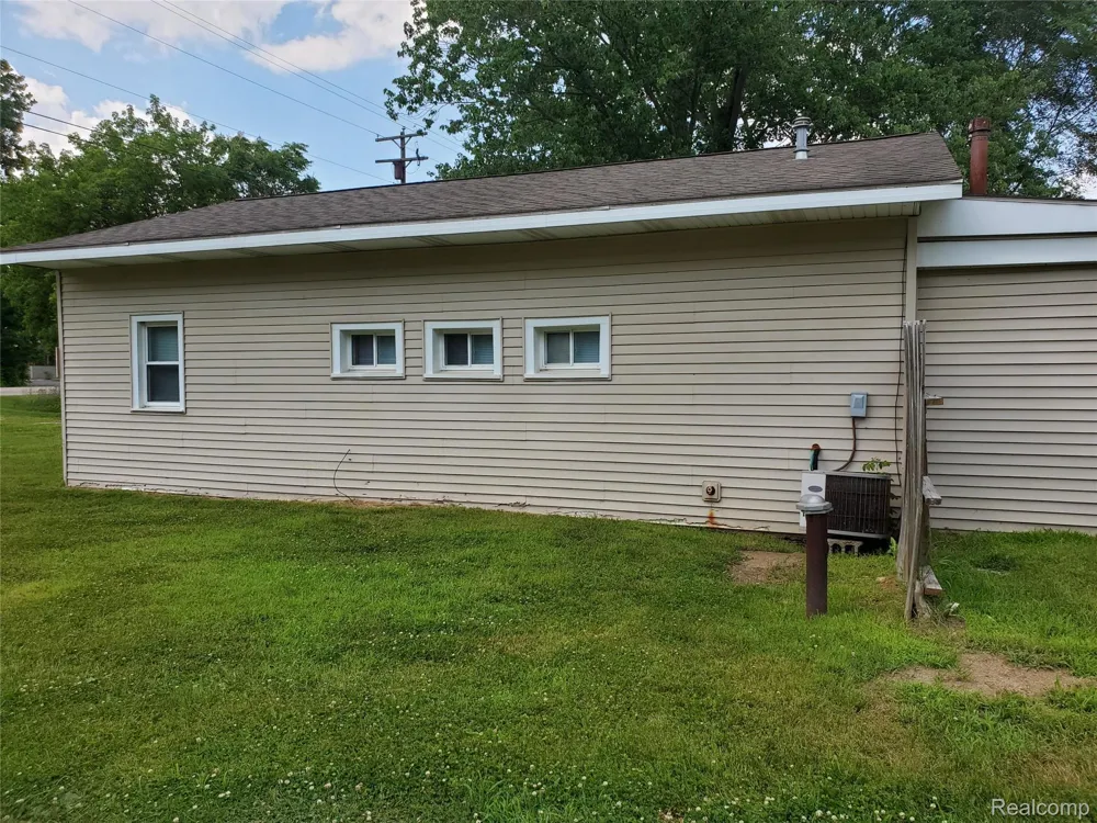 11549 S Us Highway 27 Dewitt City, MI 48820
