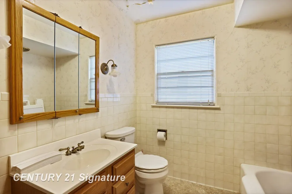 3741 Tittabawassee Road Saginaw Charter Township, MI 48604