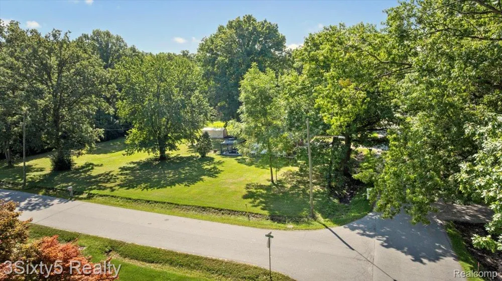 20223 Newman Drive Brownstown Charter Township, MI 48183