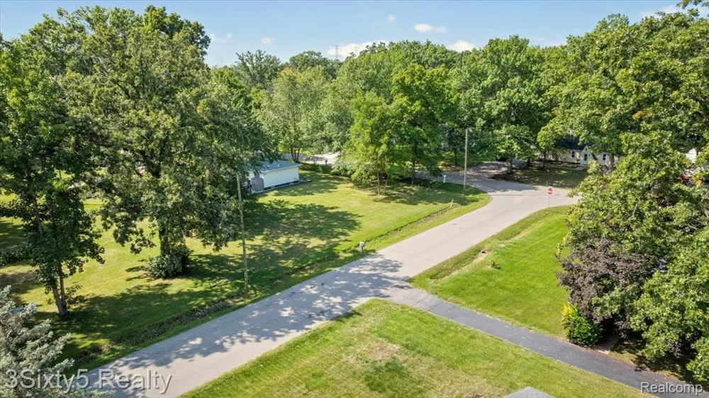20223 Newman Drive Brownstown Charter Township, MI 48183