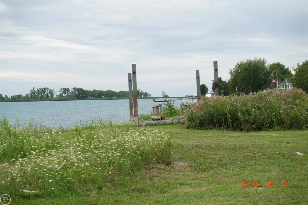 9446 S CHANNEL STREET Clay Township, MI 48028