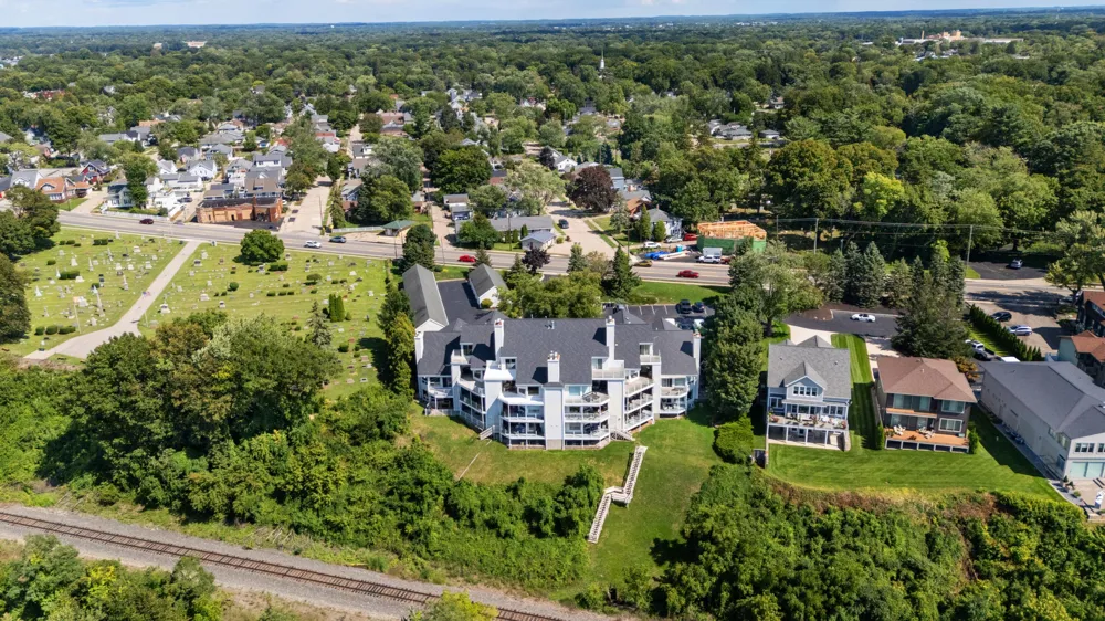 1802 Lakeshore Drive #6 St Joseph City, MI 49085