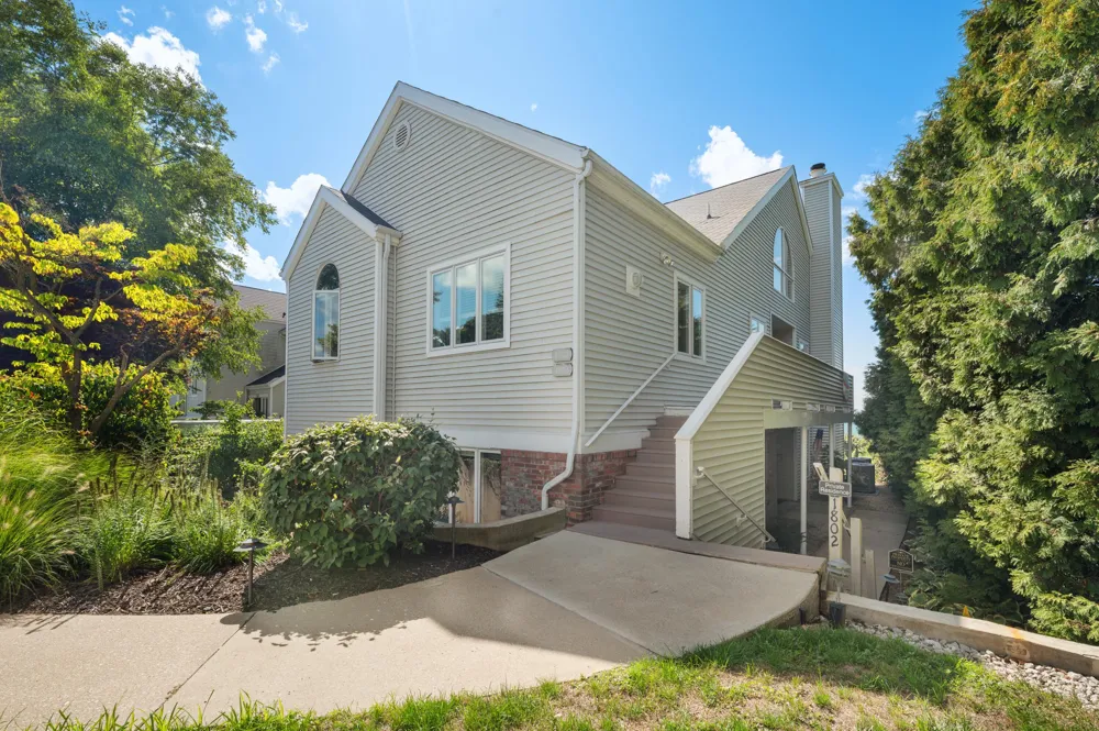 1802 Lakeshore Drive #6 St Joseph City, MI 49085