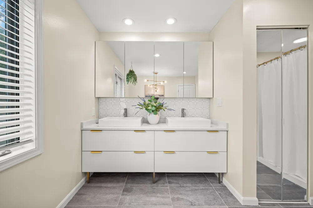 1802 Lakeshore Drive #6 St Joseph City, MI 49085