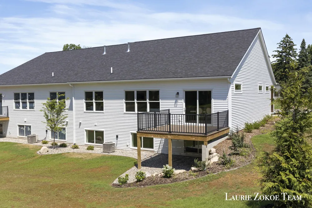 4341 Tallman Woods Drive NW #9 Walker City, MI 49534