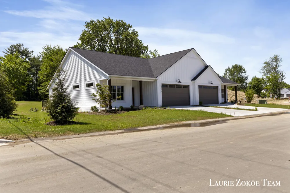 4341 Tallman Woods Drive NW #9 Walker City, MI 49534
