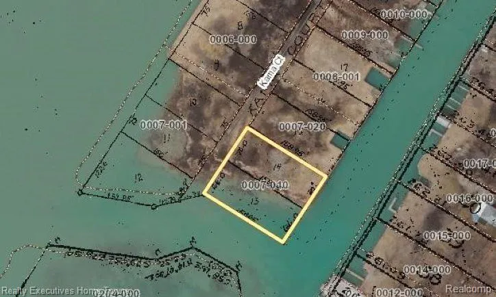 304 Kama Court Clay Township, MI 48001