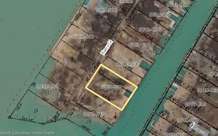 304 Kama Court Clay Township, MI 48001