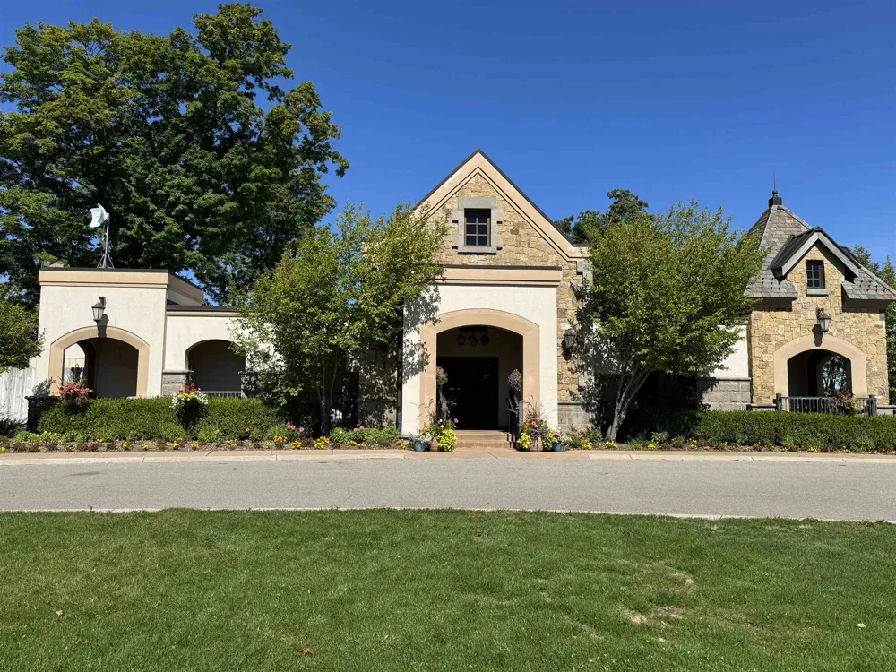 4867 Prestwick Court Acme Township, MI 49690