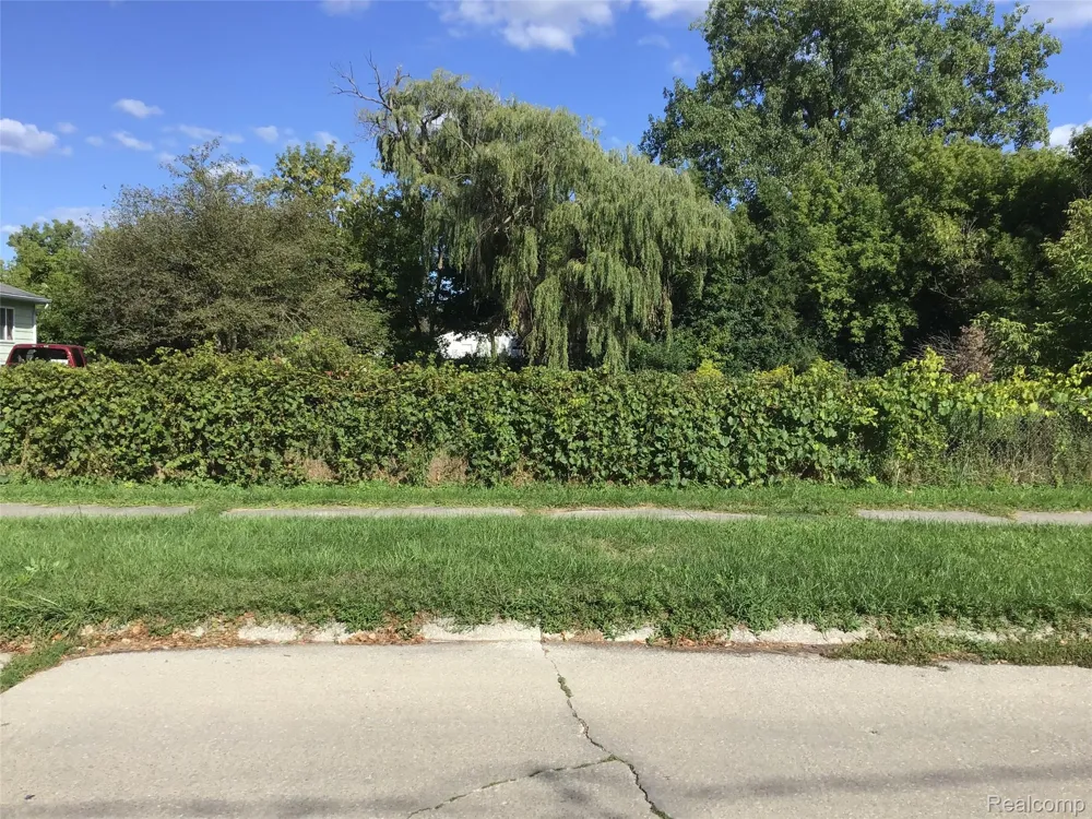 2416 Lynnwood Avenue Saginaw City, MI 48601