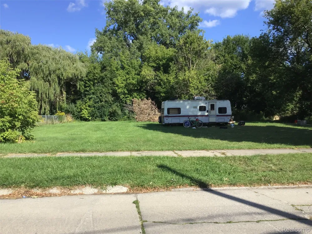 2420 Lynnwood Avenue Saginaw City, MI 48601