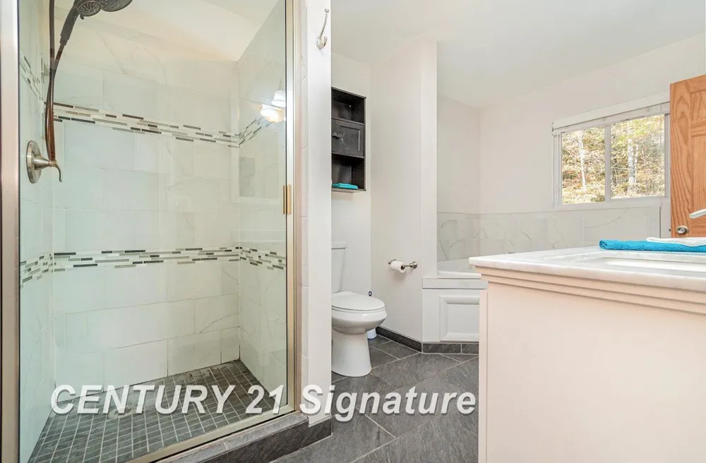 7451 Narragannett Drive Hope Township, MI 48628