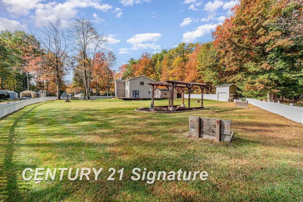 7451 Narragannett Drive Hope Township, MI 48628