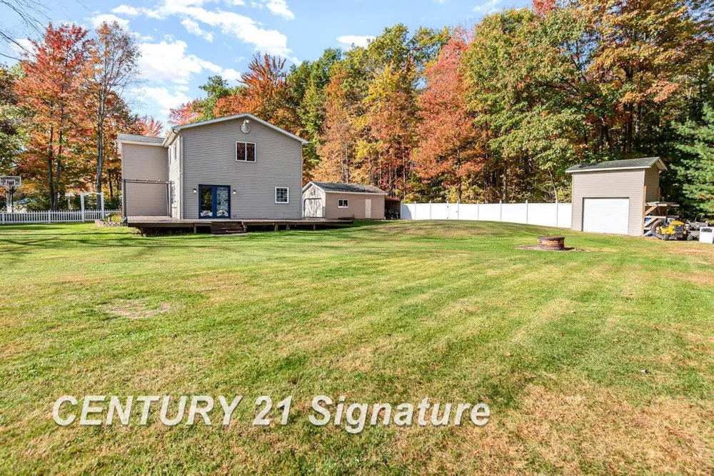 7451 Narragannett Drive Hope Township, MI 48628
