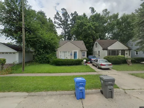 1049 Woodland Drive