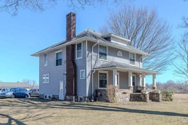 832 W Front Street Burr Oak Village, MI 49030